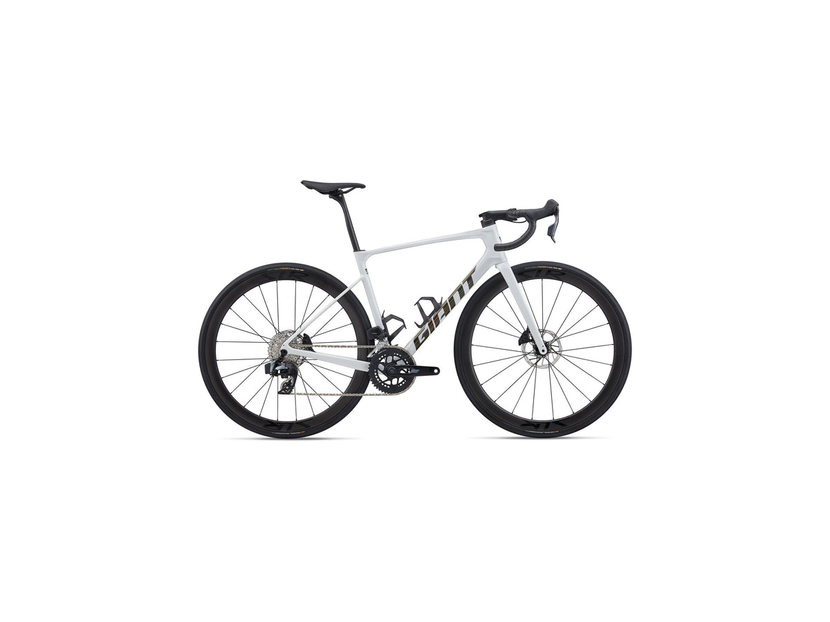 Giant Defy Advanced Pro 1 bianco 2026